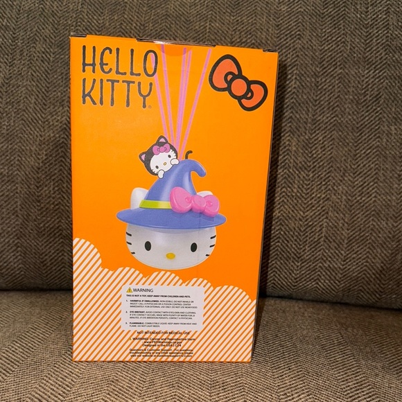 NWT Hello Kitty Ceramic Reed Diffuser, Diffuser Sticks /Oil, Halloween seasonal - Picture 3 of 7